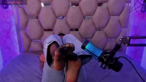 sweet_venus4 online show from March 3, 2:15 pm