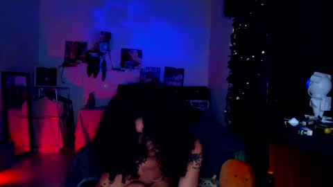 Steven independent model online show from November 8, 12:00 am