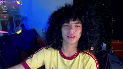 Steven independent model online show from November 27, 11:29 pm