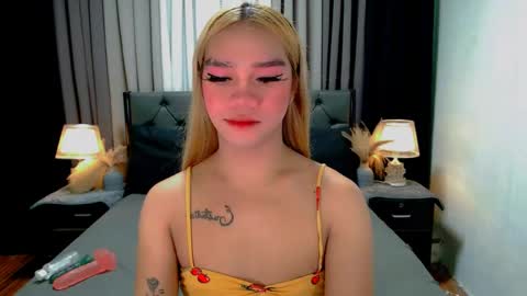 bea takashi  online show from April 28, 9:36 am