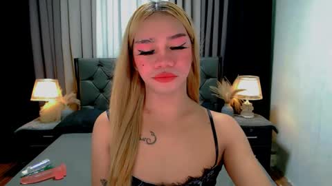 Snapshot of sweet_zoey12 chatting on May 9, 9:47 am bea takashi online show from May 9, 9:47 am