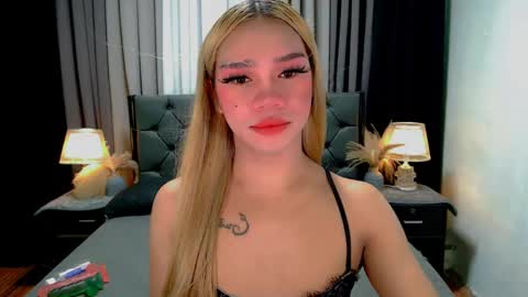 Snapshot of sweet_zoey12 chatting on May 14, 9:49 am bea takashi online show from May 14, 9:49 am
