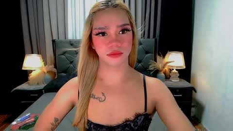 Snapshot of sweet_zoey12 chatting on May 16, 10:36 am bea takashi online show from May 16, 10:36 am