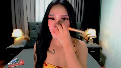 Snapshot of sweet_zoey12 chatting on May 22, 9:04 am bea takashi online show from May 22, 9:04 am