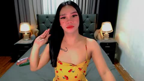 Snapshot of sweet_zoey12 chatting on June 1, 9:44 am bea takashi online show from June 1, 9:44 am