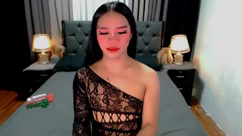 Snapshot of sweet_zoey12 chatting on June 2, 9:44 am bea takashi online show from June 2, 9:44 am