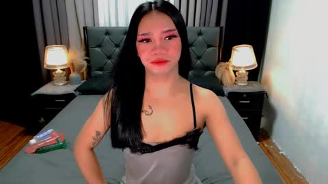 Snapshot of sweet_zoey12 chatting on June 5, 9:48 am bea takashi online show from June 5, 9:48 am