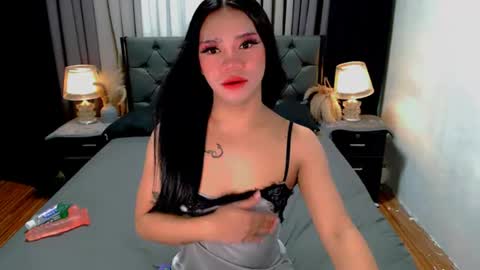 Snapshot of sweet_zoey12 chatting on June 17, 9:34 am bea takashi online show from June 17, 9:34 am