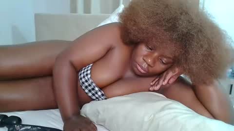 Snapshot of sweetafricangal chatting on July 6, 2:41 am NASHA online show from July 6, 2:41 am