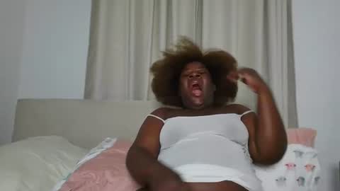 Snapshot of sweetafricangal chatting on July 24, 7:01 pm NASHA online show from July 24, 7:01 pm