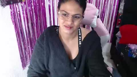 Snapshot of sweetalmaa chatting on June 11, 10:13 am Alma online show from June 11, 10:13 am