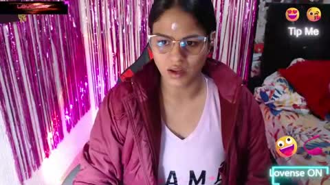 Snapshot of sweetalmaa chatting on August 1, 10:47 am Alma online show from August 1, 10:47 am