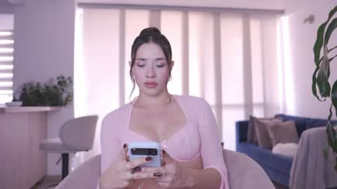Camila online show from June 18, 7:07 pm