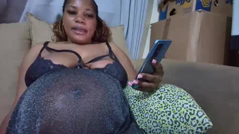 Snapshot of sweetateka chatting on December 1, 9:09 pm Sweetateka online show from December 1, 9:09 pm