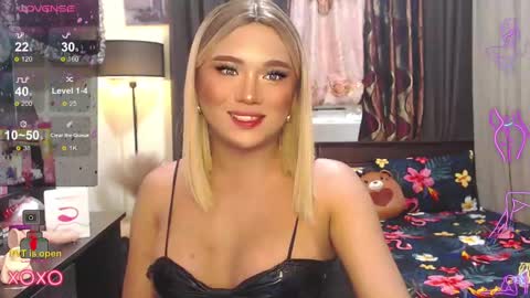 Snapshot of sweetbella118 chatting on December 8, 7:32 pm bella online show from December 8, 7:32 pm