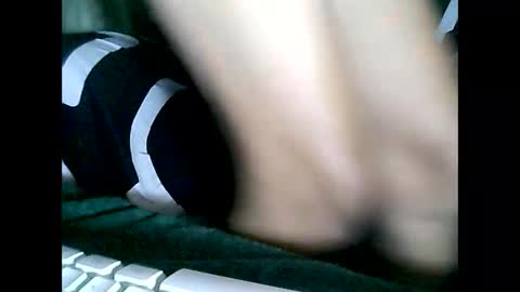 Snapshot of sweetbella24 chatting on February 24, 1:21 pm im anne online show from February 24, 1:21 pm