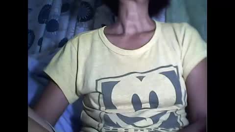 Snapshot of sweetbella24 chatting on October 6, 11:07 am im anne online show from October 6, 11:07 am