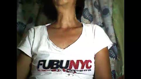 Snapshot of sweetbella24 chatting on October 23, 1:10 pm im anne online show from October 23, 1:10 pm