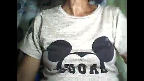 Snapshot of sweetbella24 chatting on October 29, 1:46 pm im anne online show from October 29, 1:46 pm