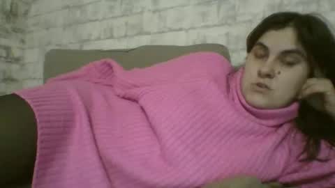 Snapshot of sweetbesty5322 chatting on January 6, 2:43 pm sweetbesty5322 online show from January 6, 2:43 pm