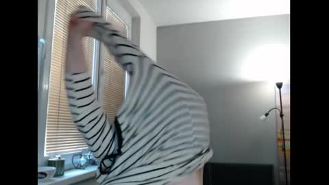Snapshot of sweetboobs85h chatting on May 28, 6:54 am Sweetboobs85h online show from May 28, 6:54 am