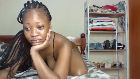 Snapshot of sweetbutterfly99 chatting on February 17, 5:26 am sweetbutterfly99 online show from February 17, 5:26 am