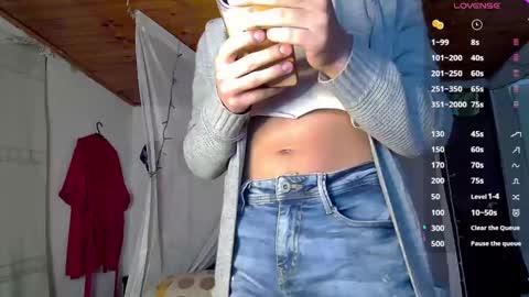 Snapshot of sweetc4meron chatting on January 24, 1:35 am Cameron Alejandro online show from January 24, 1:35 am