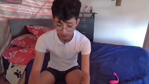 Snapshot of sweetc4meron chatting on October 13, 5:35 pm Cameron Alejandro online show from October 13, 5:35 pm