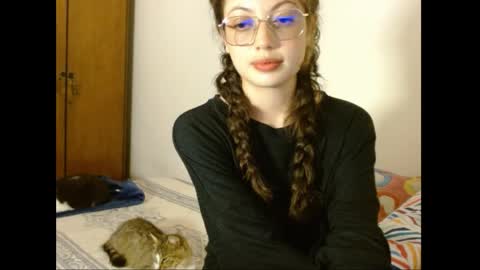 Snapshot of sweetcalm_ chatting on May 8, 5:02 am sweetcalm_ online show from May 8, 5:02 am