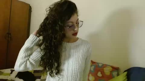 Snapshot of sweetcalm_ chatting on June 1, 4:03 am sweetcalm_ online show from June 1, 4:03 am