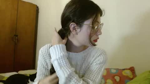 Snapshot of sweetcalm_ chatting on June 4, 3:34 am sweetcalm_ online show from June 4, 3:34 am