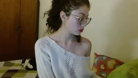 Snapshot of sweetcalm_ chatting on June 6, 3:33 am sweetcalm_ online show from June 6, 3:33 am