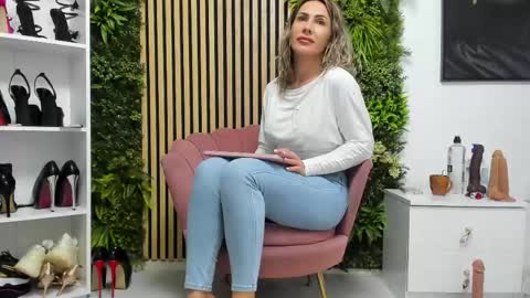 Snapshot of sweetcherry30_ chatting on June 4, 6:08 am Cherry online show from June 4, 6:08 am
