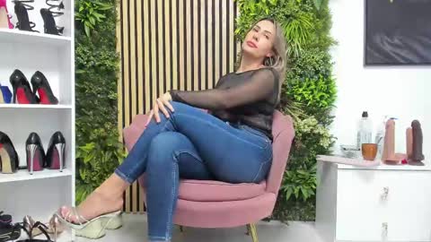 Snapshot of sweetcherry30_ chatting on June 9, 6:03 am Cherry online show from June 9, 6:03 am
