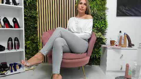 Snapshot of sweetcherry30_ chatting on June 16, 6:05 am Cherry online show from June 16, 6:05 am