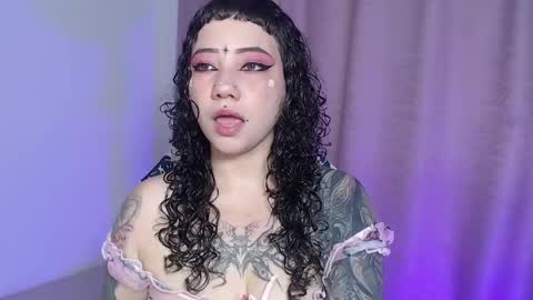       Independent model online show from May 24, 8:36 pm