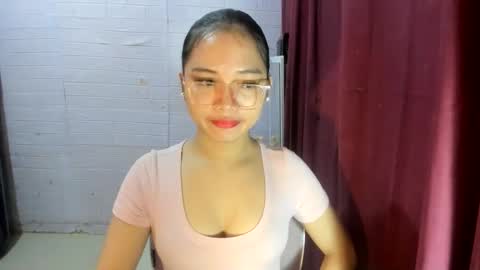 Snapshot of sweetcummer27 chatting on November 8, 1:06 am SOPHIA online show from November 8, 1:06 am