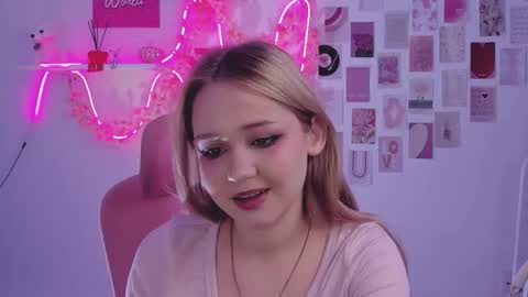 Snapshot of sweetcutie19 chatting on October 29, 8:21 pm Lane online show from October 29, 8:21 pm