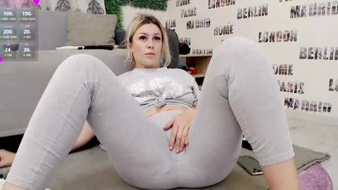 Snapshot of sweetdaiana23 chatting on June 1, 6:53 pm Daiana Onlyfans - Blonddaiana online show from June 1, 6:53 pm