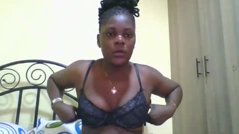Snapshot of sweetdarkskin chatting on October 19, 10:38 am CLARIS online show from October 19, 10:38 am