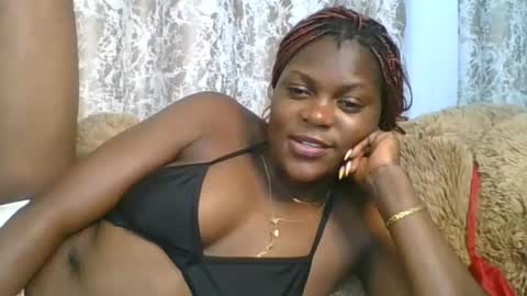 Snapshot of sweetdarkskin chatting on June 20, 11:40 pm CLARIS online show from June 20, 11:40 pm