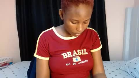 Snapshot of sweetdeee_ chatting on June 29, 5:35 pm sweetDee online show from June 29, 5:35 pm