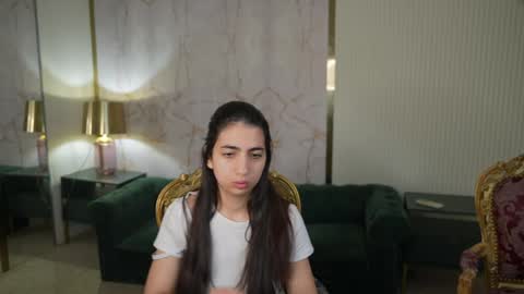 Snapshot of sweetdesiree_ chatting on April 21, 6:41 am Amelia online show from April 21, 6:41 am