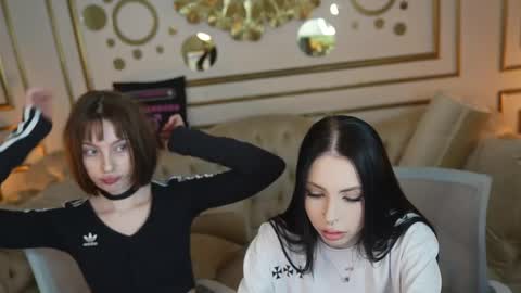 Snapshot of sweetdesiree_ chatting on May 21, 10:55 am Amelia online show from May 21, 10:55 am