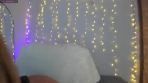 Snapshot of sweetdestiny_ chatting on February 3, 5:05 am natalia online show from February 3, 5:05 am