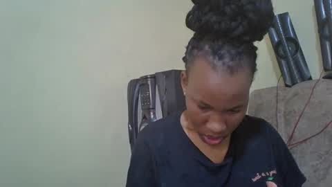 sweetdiva2012 online show from October 24, 8:11 am