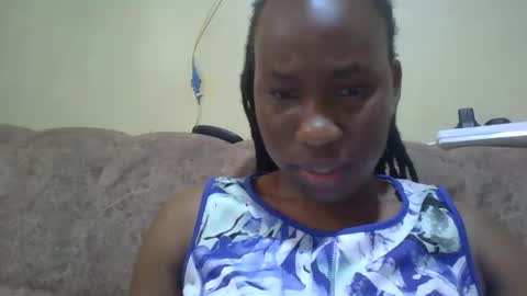 sweetdiva2012 online show from May 5, 6:10 am