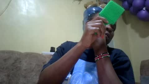 Snapshot of sweetdiva2012 chatting on June 15, 1:57 pm sweetdiva2012 online show from June 15, 1:57 pm
