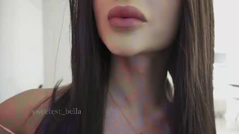 Snapshot of sweetest_bella chatting on June 17, 3:24 pm Bella online show from June 17, 3:24 pm