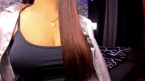 Snapshot of sweetest_one4 chatting on May 17, 12:23 pm sweetest_one4 online show from May 17, 12:23 pm